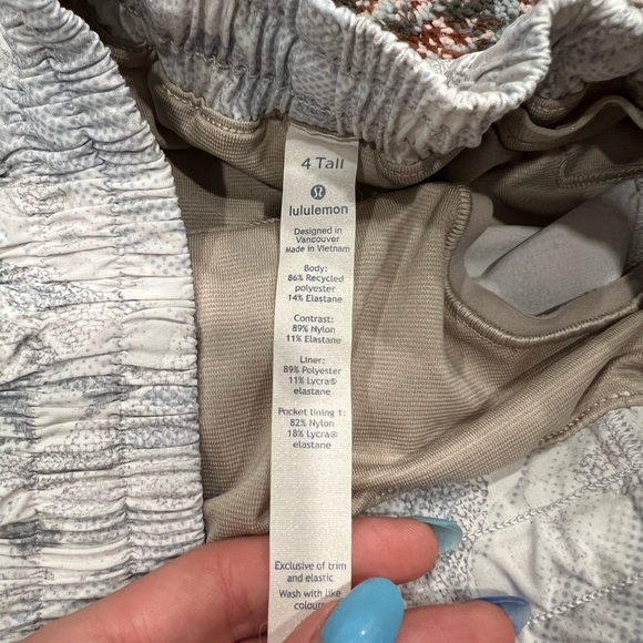 LULULEMON SHORTS - Picture 5 of 5